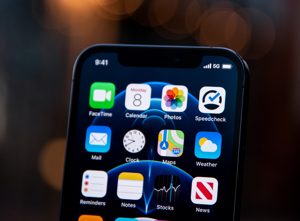 五龙口镇苹果手机维修分享为什么 iPhone 12 在冬季会自动关机 
